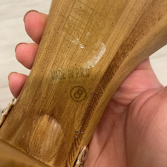 Wooden shoes 🪵 - Picture 2 of 5